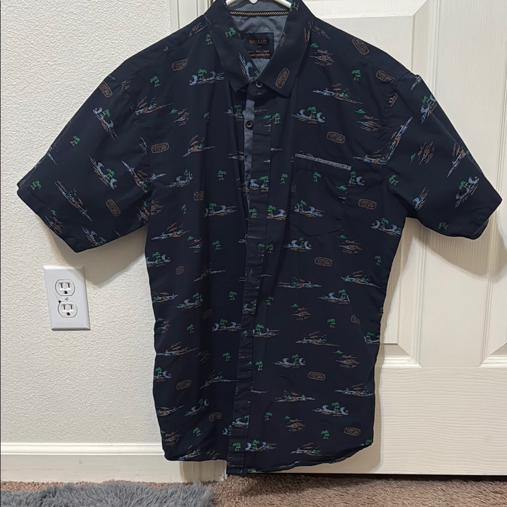 Nautica Men's Black Patterned Shirt
